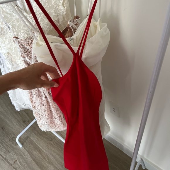 blackless red mini dress - Picture 3 of 4